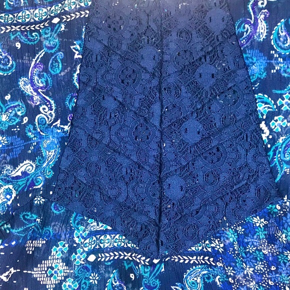 ARIZONA JEANS Sheer Floral Blouse, Blue, Size M - Picture 6 of 8